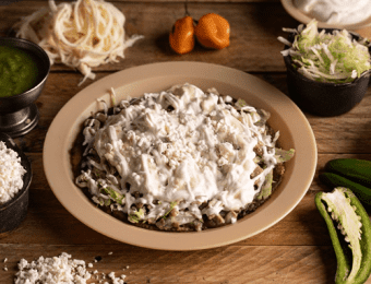 Sope con Bistec y Quesillo Sope con Bistec y Quesillo